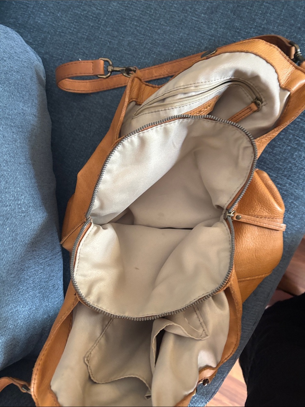 American Leather Company Cognac Leather Purse - Picture 5 of 9